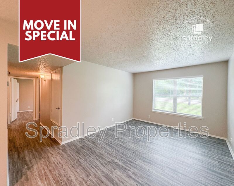 Troy Condo: 120 W Main St