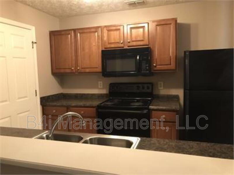 Stonecrest Townhome: 5201 Fairington Club Drive