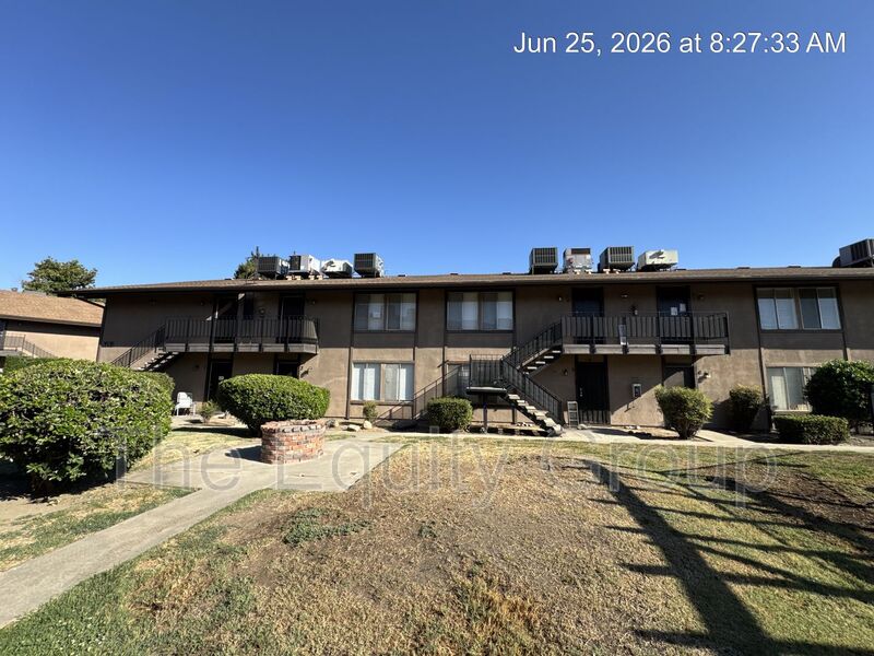 Visalia House: 3535 W Campus Ave -9