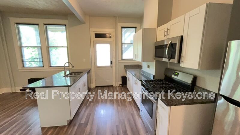 McKees Rocks House: 1247 Chartiers Avenue