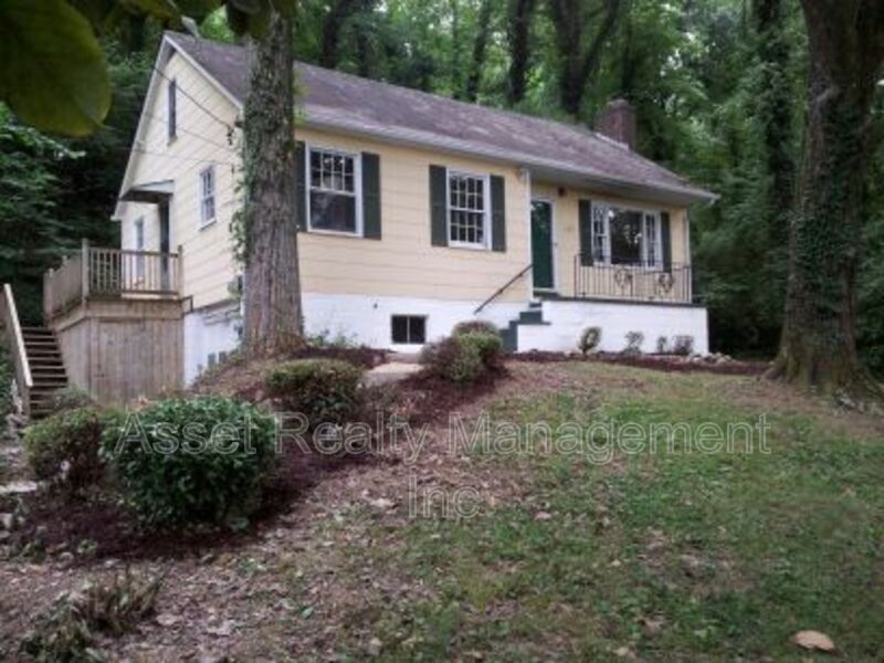 (E) Knoxville House: 120 Holston Court