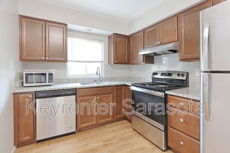 Sarasota House: 2304 Ringling Blvd