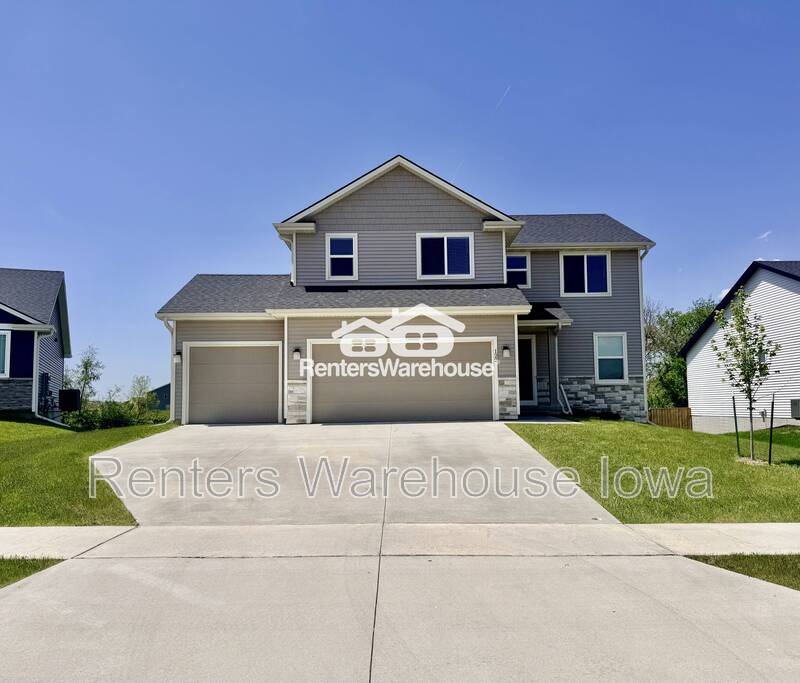 Waukee House: 122 NW Pike Circle