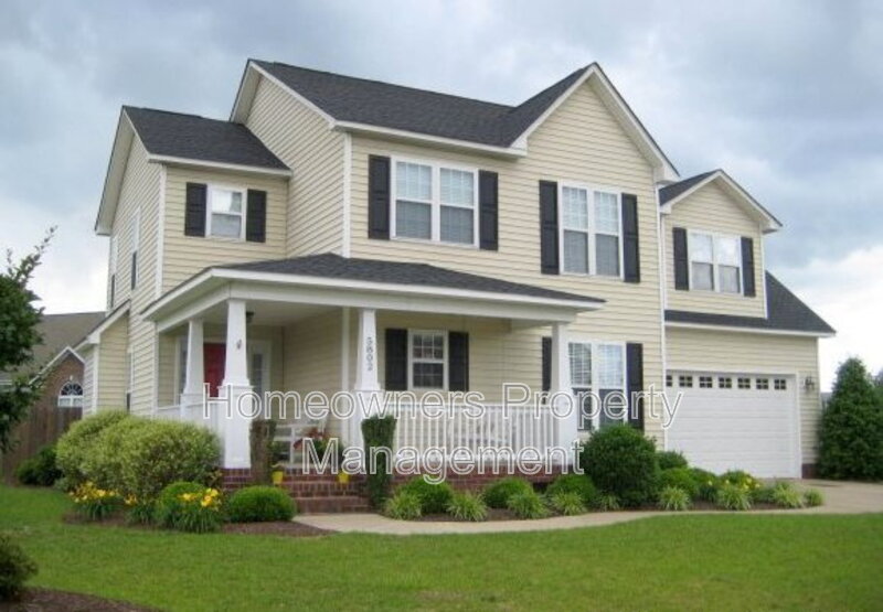 Hope Mills House: 5802 Kessinger Ct