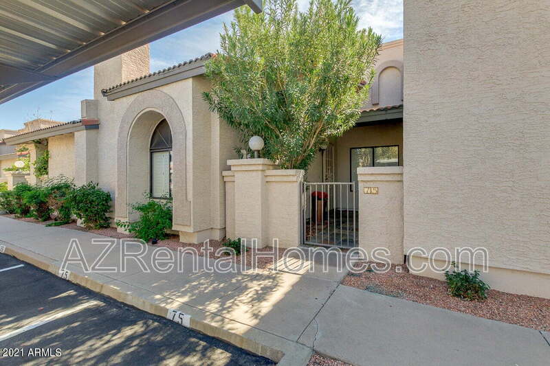 Mesa Townhome: 1718 South Longmore