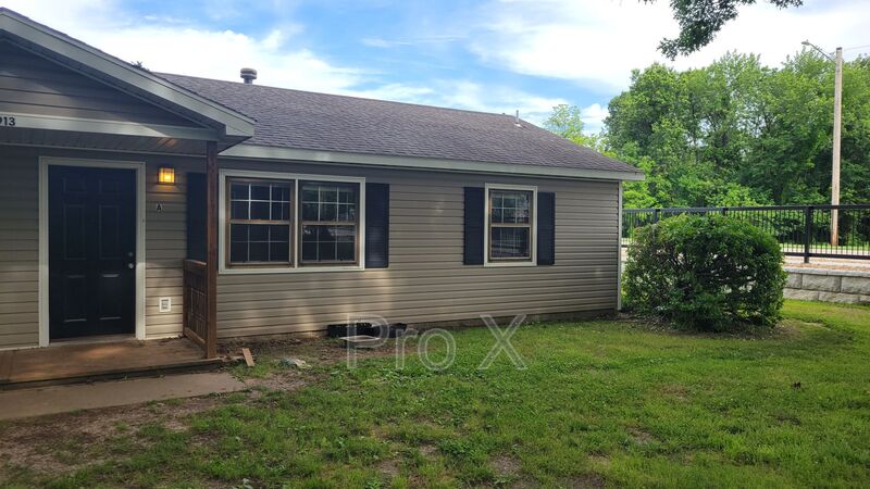 Pittsburg Condo: 913 E Quincy St.