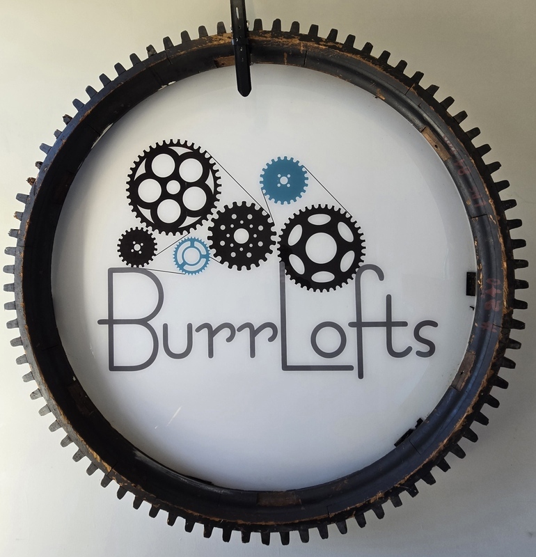 Petersburg Condo: 123 Pine St