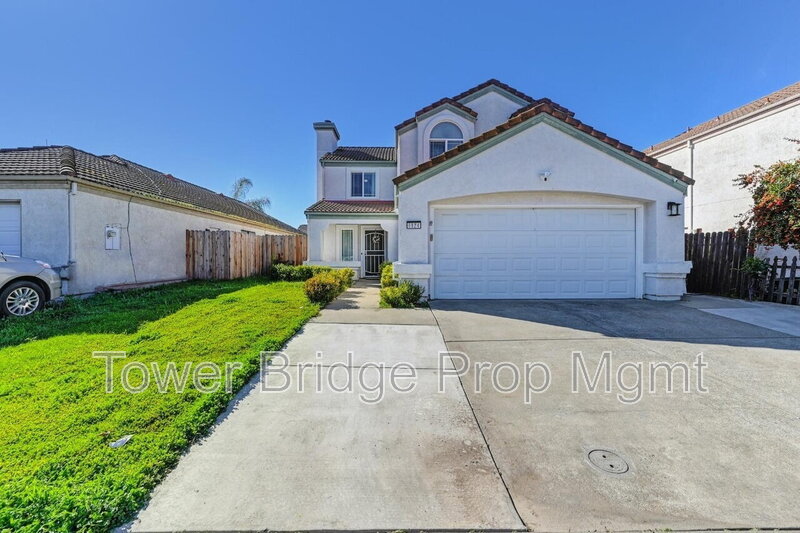 Sacramento House: 8924 La Margarita Way