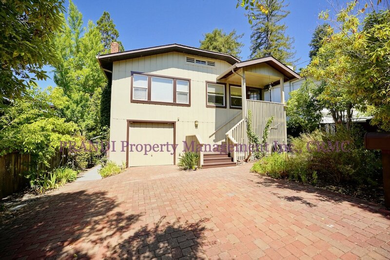 Kentfield House: 13 Maple Ave