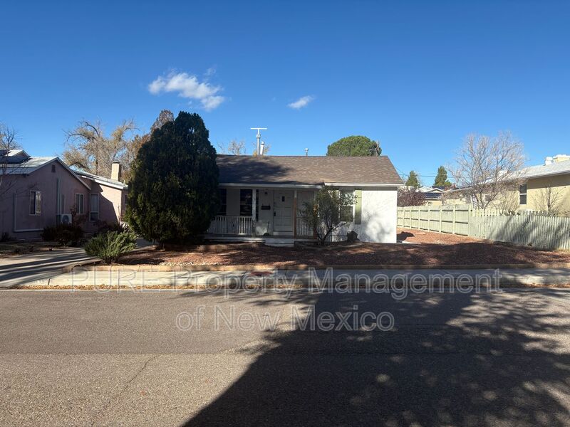 Albuquerque House: 3417 Marmac NE