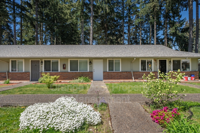 Puyallup Townhome: 12311 112th Avenue Court East