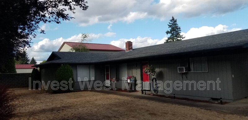 VANCOUVER House: 401 NE 104 AVENUE