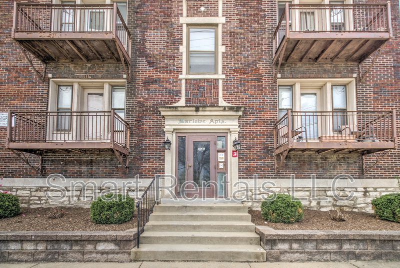 St Louis Condo: 3866 McRee Ave - 2E
