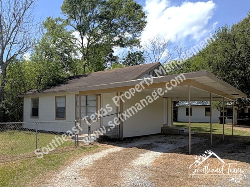 Bridge City House: 977 Center Drive