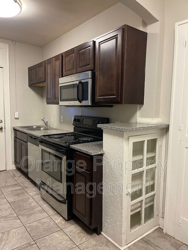 Omaha Condo: 3302 Burt St