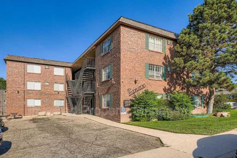 Englewood Condo: 3305 S Clarkson St