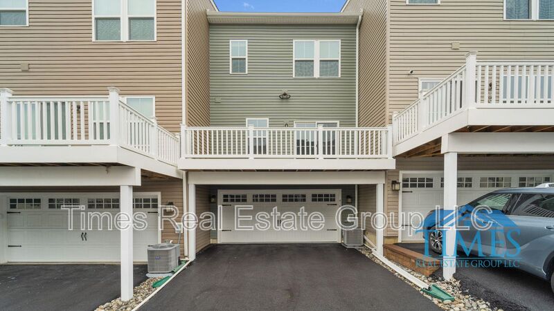 Downingtown House: 416 Paperbark Square