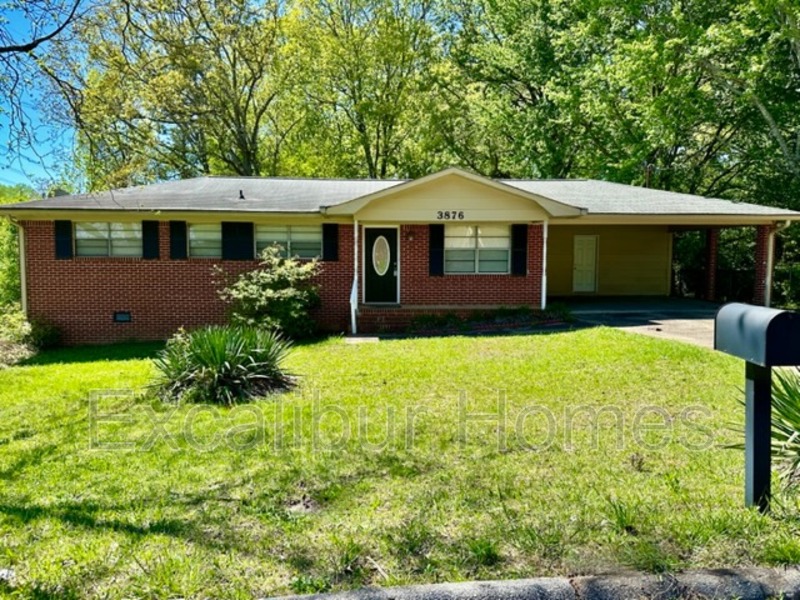 Douglasville House: 3876 Devon Wood Ave