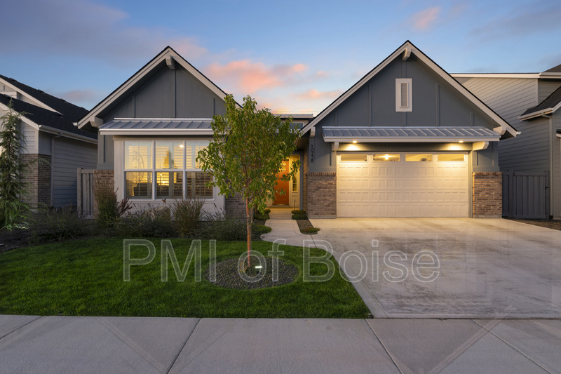 Nampa House: 10238 Hazy Glen Dr