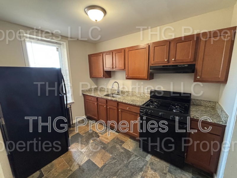 Orange Condo: 671 Lincoln Ave.