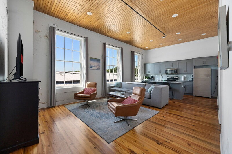 Cartersville Condo: 10 W Main St