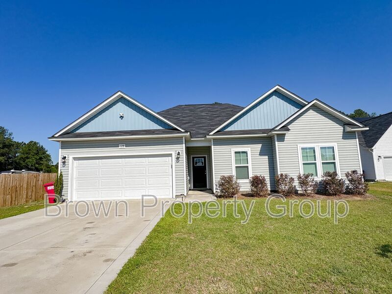 Parkton House: 128 Magnolia St