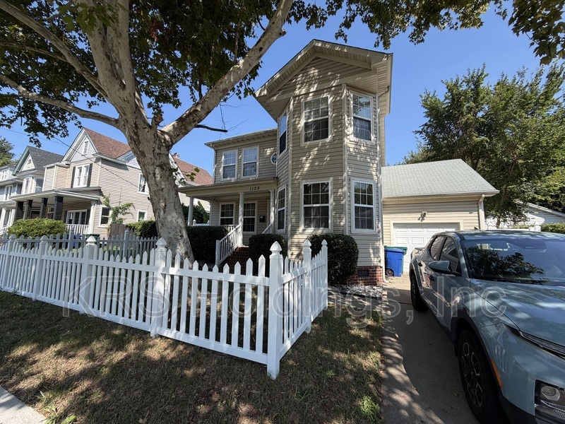 Newport News House: 1129 Hampton Ave