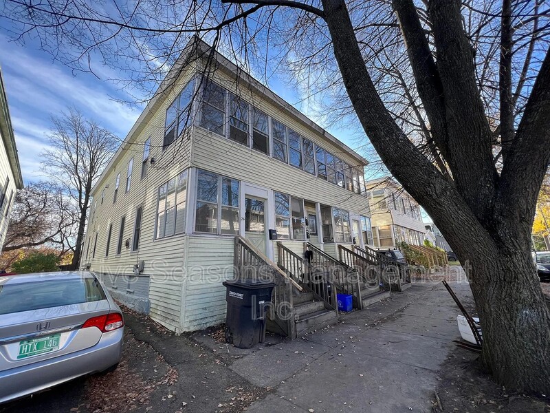 Burlington Condo: 28-30 Conger Avenue - 28