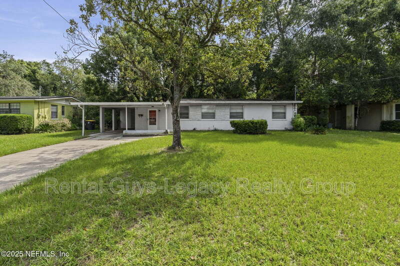 Jacksonville House: 3827 Colebrooke Drive