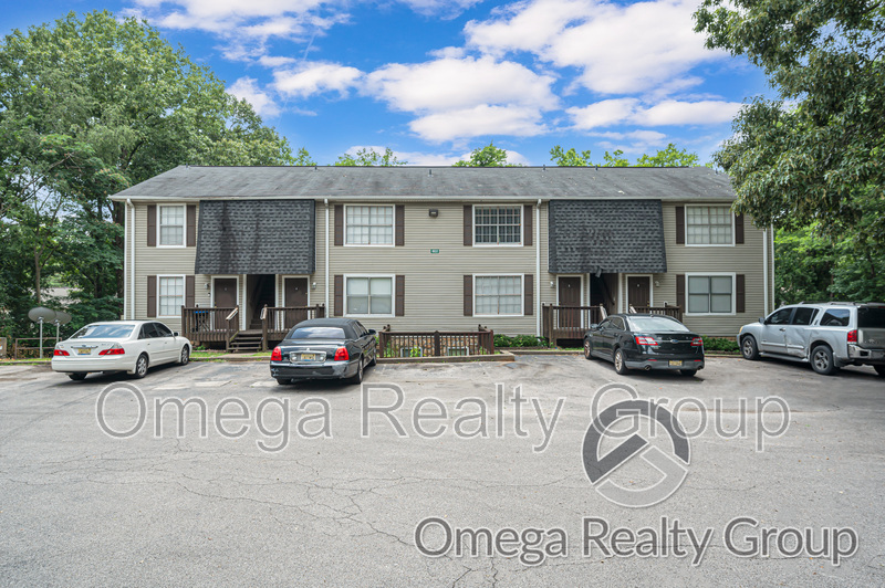 Center Point Condo: 1932 2nd St NE