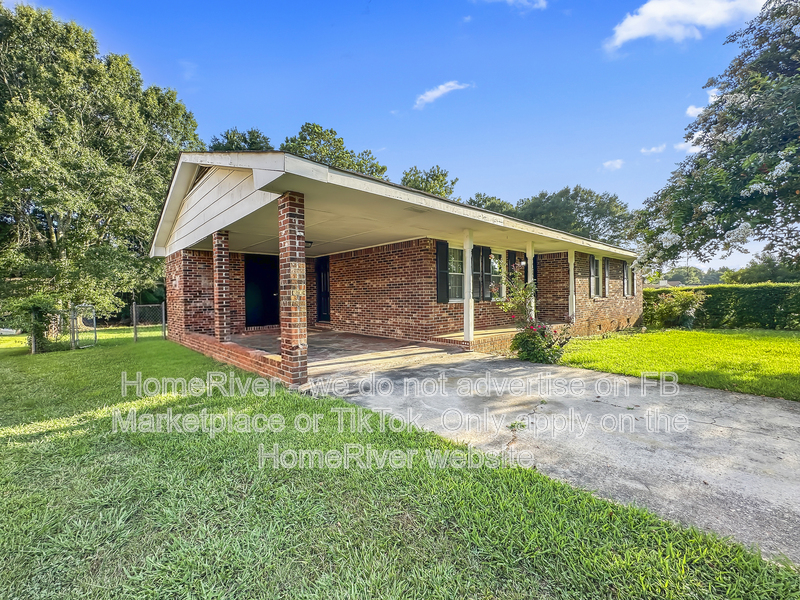 Griffin House: 126 Amberwood Ln