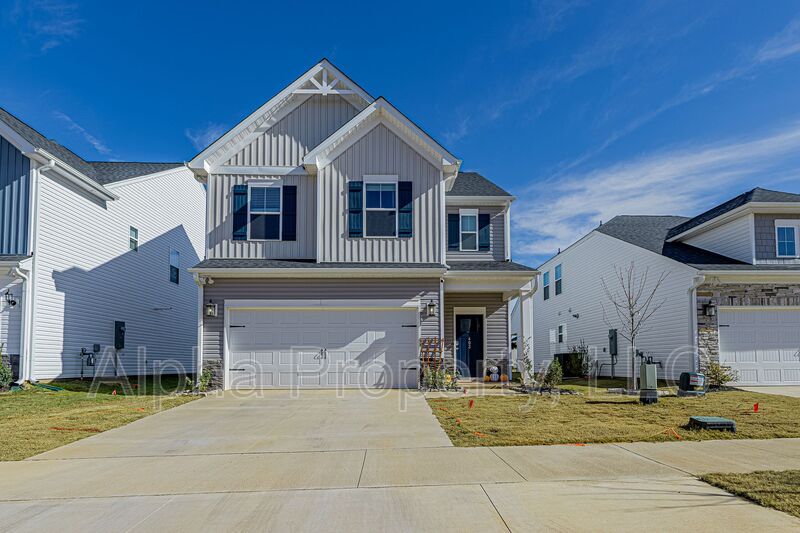 Greenville House: 403 Poinsett Bridge Way