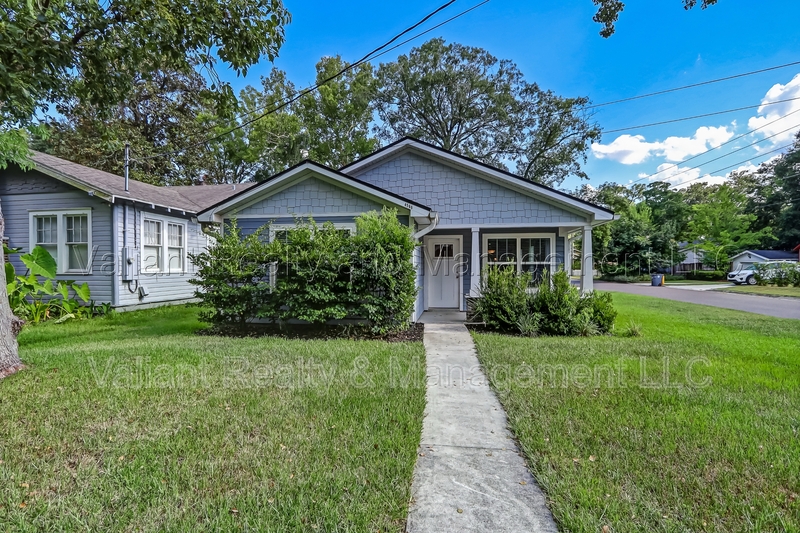 Jacksonville House: 4566 Kerle Street