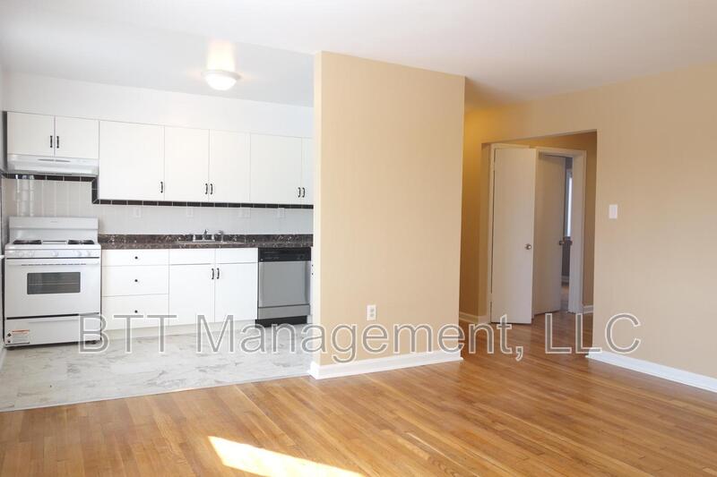 Brentwood Condo: 4013 38th St