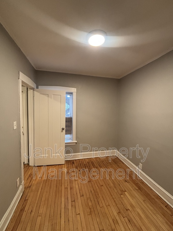 Chicago Condo: 6525 S Evans Ave