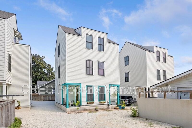 Charleston Condo: 3 1/2 Maranda Holmes St