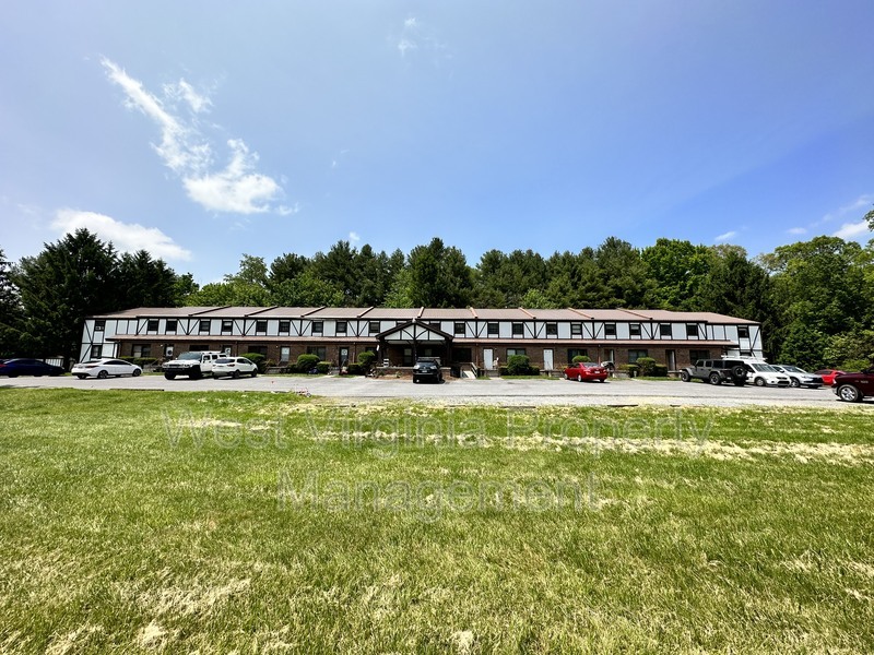 Request a Viewing for 184 Wyndale Drive, Apt 14 Tenant Turner