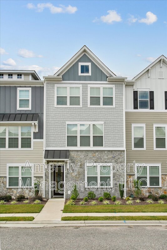 Yorktown Townhome: 121 Daybeacon Street - 1