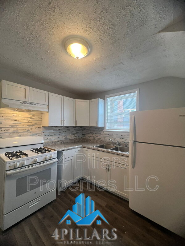 East Chicago Condo: 1311 E Columbus Dr