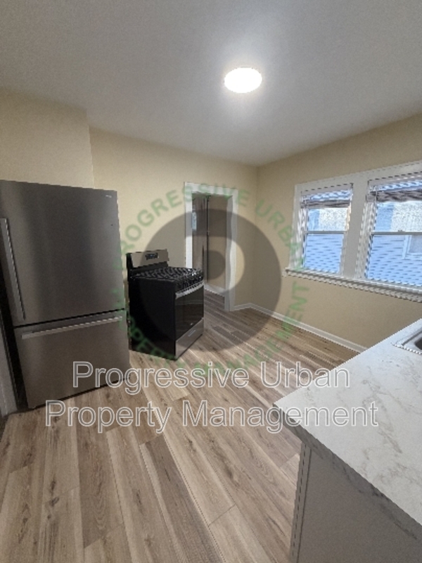 Cleveland Condo: 4427 West 49th Street - Upstairs