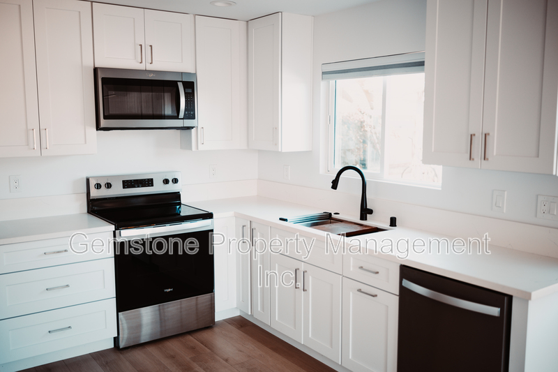 San Diego House: 5263 Tipton St