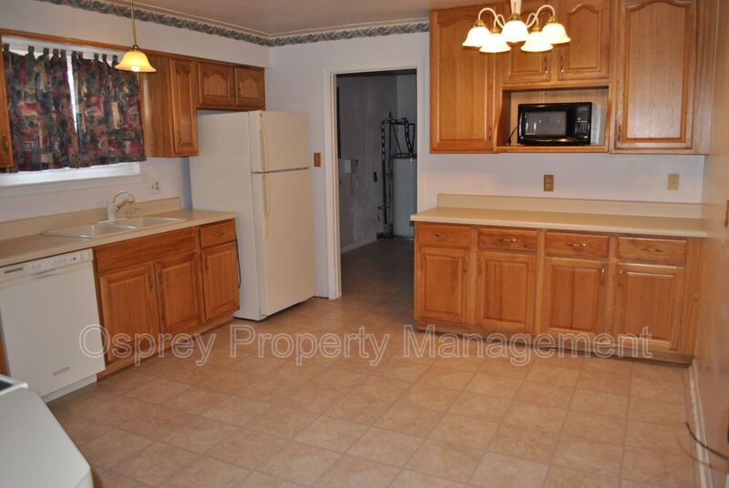 Welcome to this charming 3 bedroom Ranch in Kempsville! - Photo 3