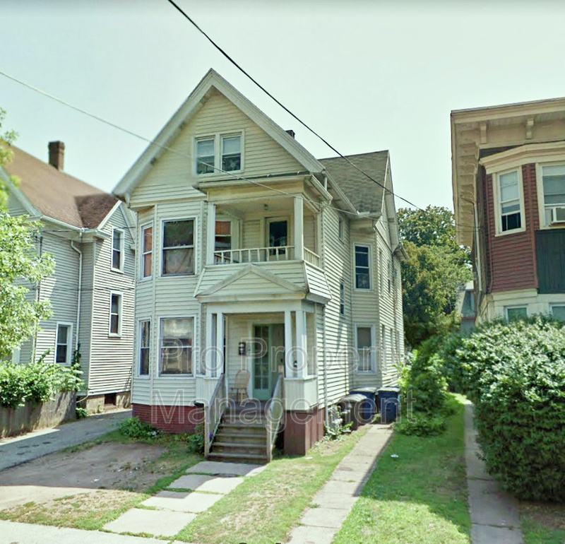 New Haven House: 1644 Chapel Street