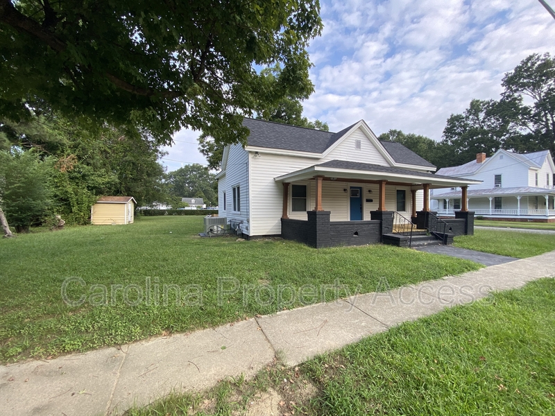 Selma House: 309 North Webb Street