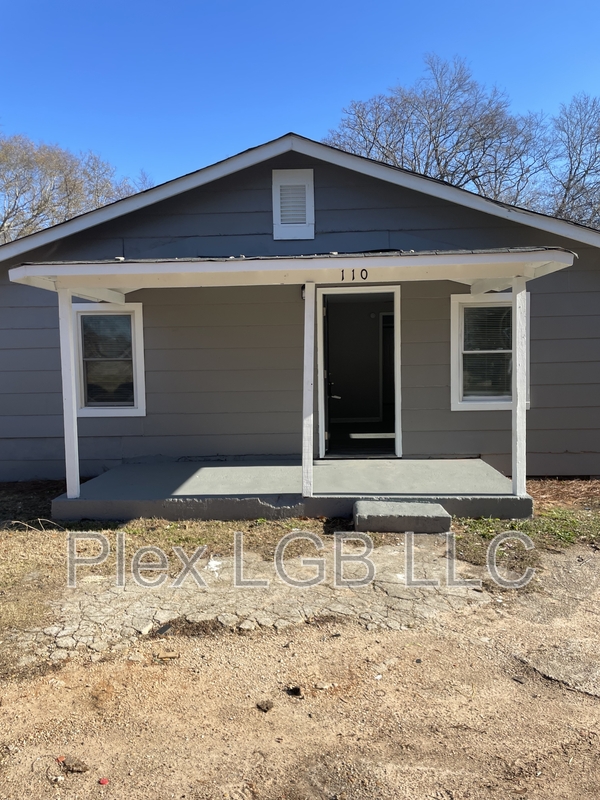 LaGrange House: 110 Oak Lane