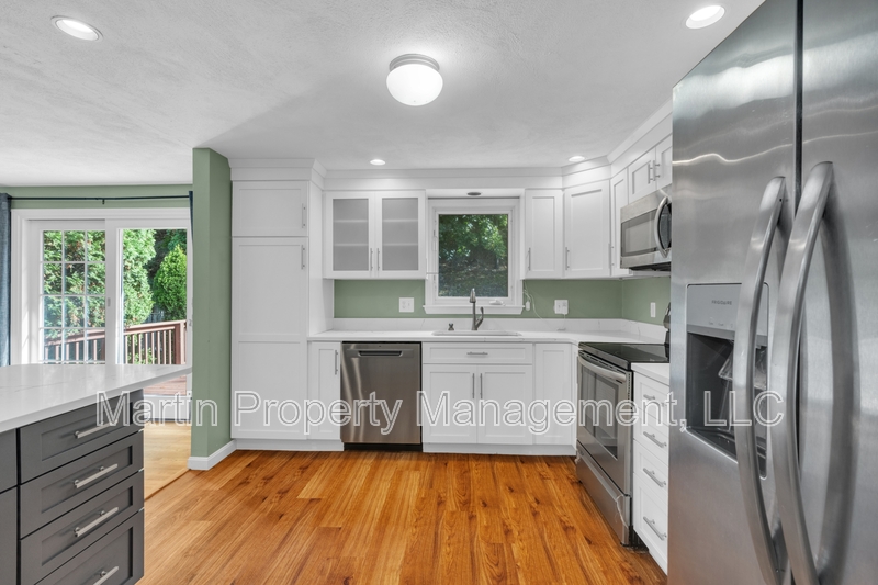 Woburn House: 7 Briarwood Road