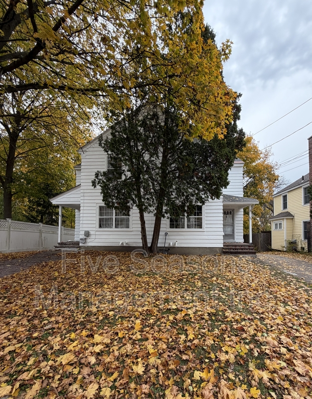 Burlington Condo: 59 University Terrace