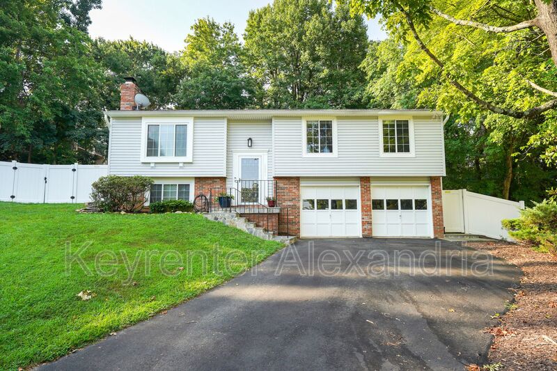 Alexandria House: 5901 Beech Tree Drive