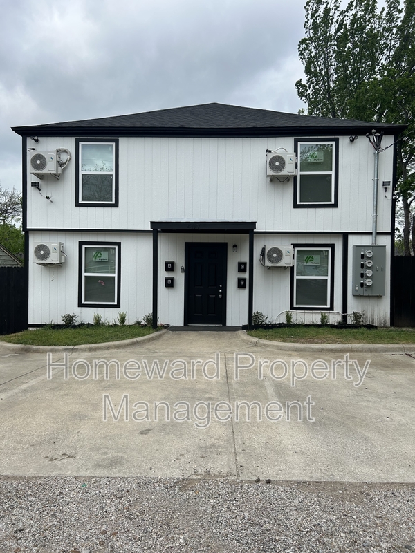 Dallas Condo: 407 North Justin Avenue - C