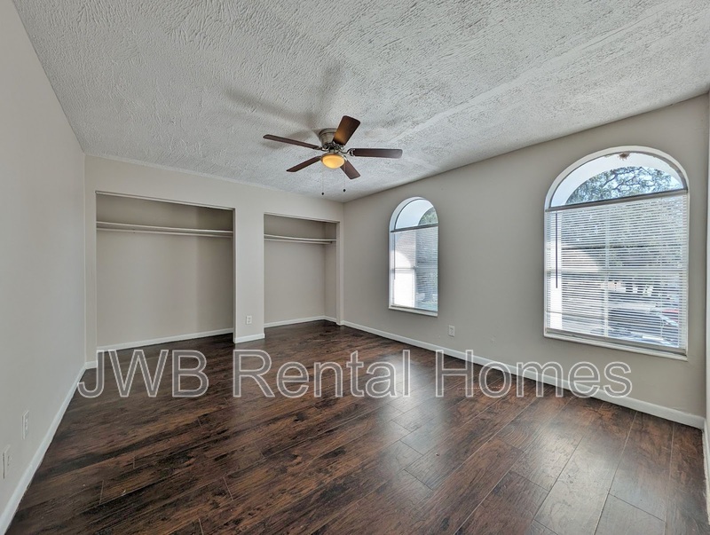 Jacksonville Condo: 851 Bert Rd #7